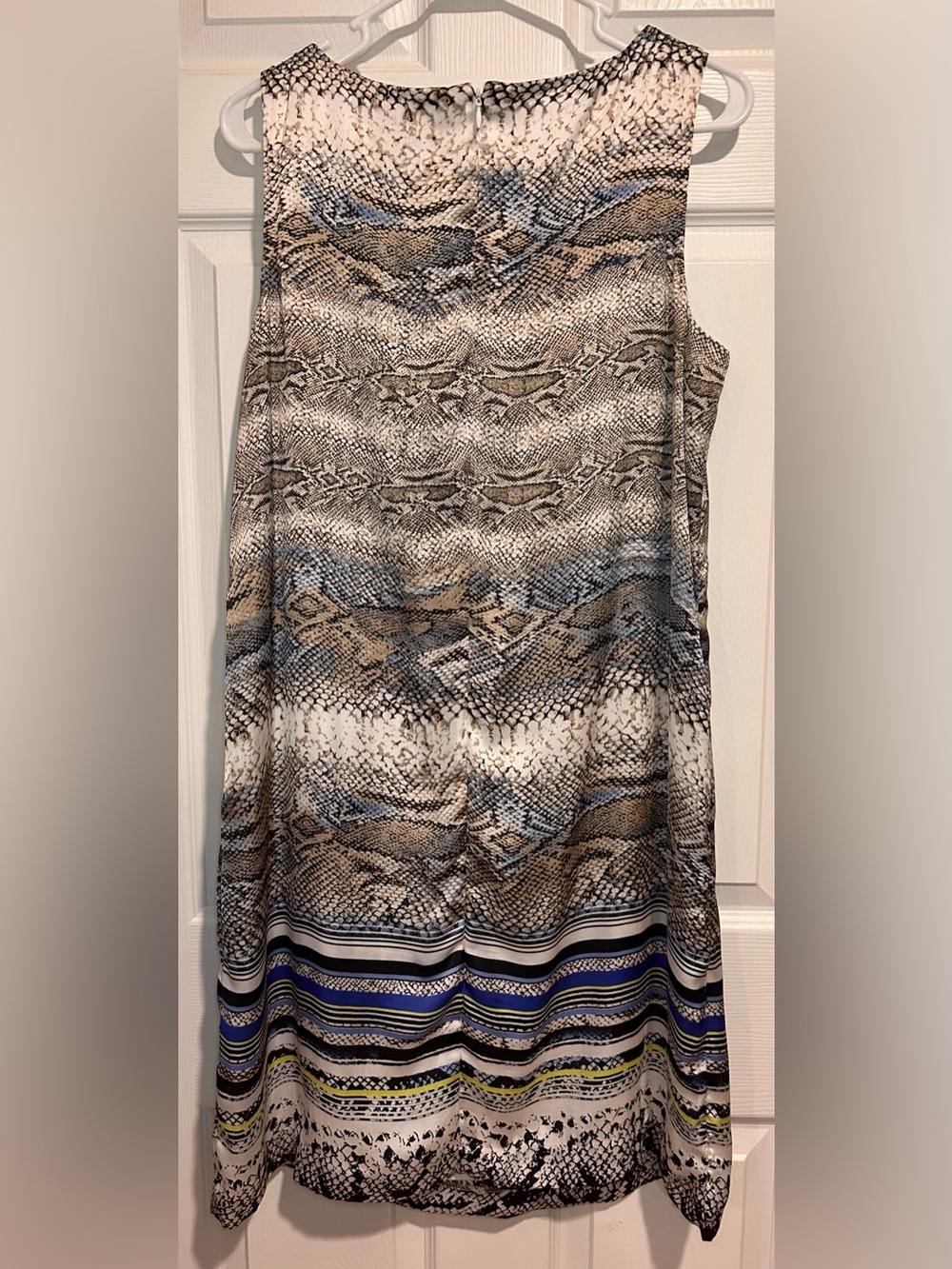 Dana Buchman Sleeveless Snake-Print Shift Dress in Blue, Tan, White - Picture 7 of 8